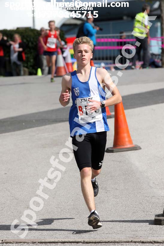 Boys under-15s 3 stage relay, Northern Senior 6 and 4 and Junior Stage Road Relays, SportsCity, Manchester. Photo:  David T. Hewitson/Sports for All Pics